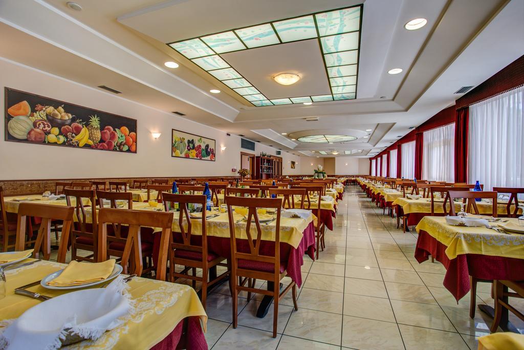 Hotel San Giorgio Milano Marittima Buitenkant foto