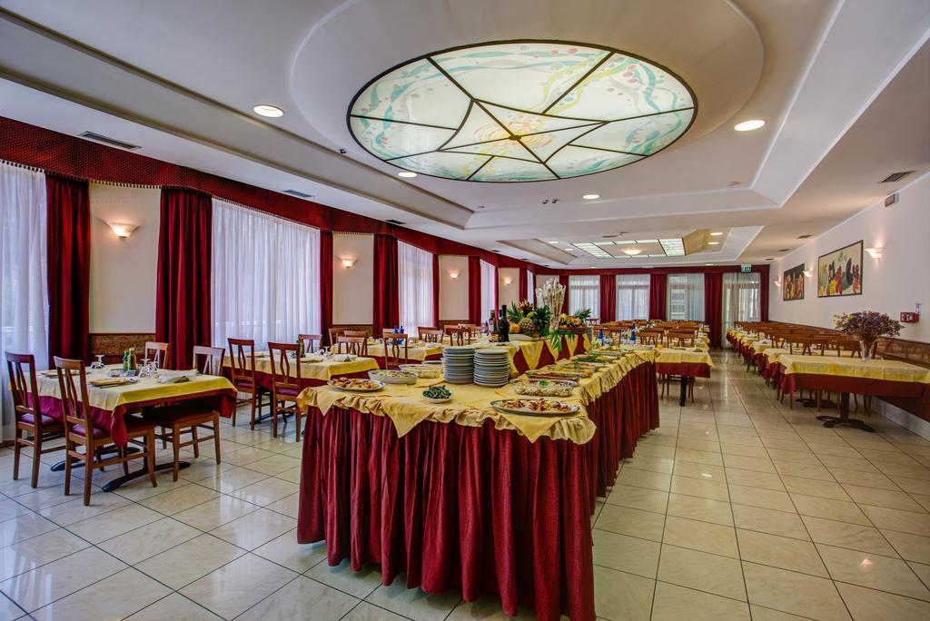 Hotel San Giorgio Milano Marittima Buitenkant foto