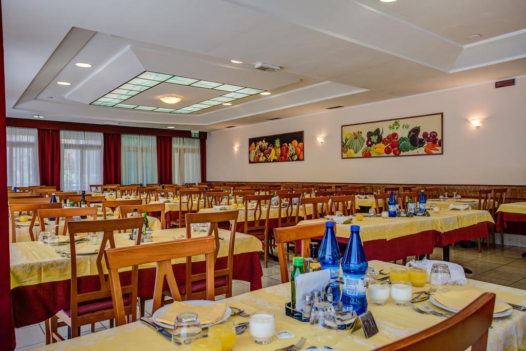 Hotel San Giorgio Milano Marittima Buitenkant foto