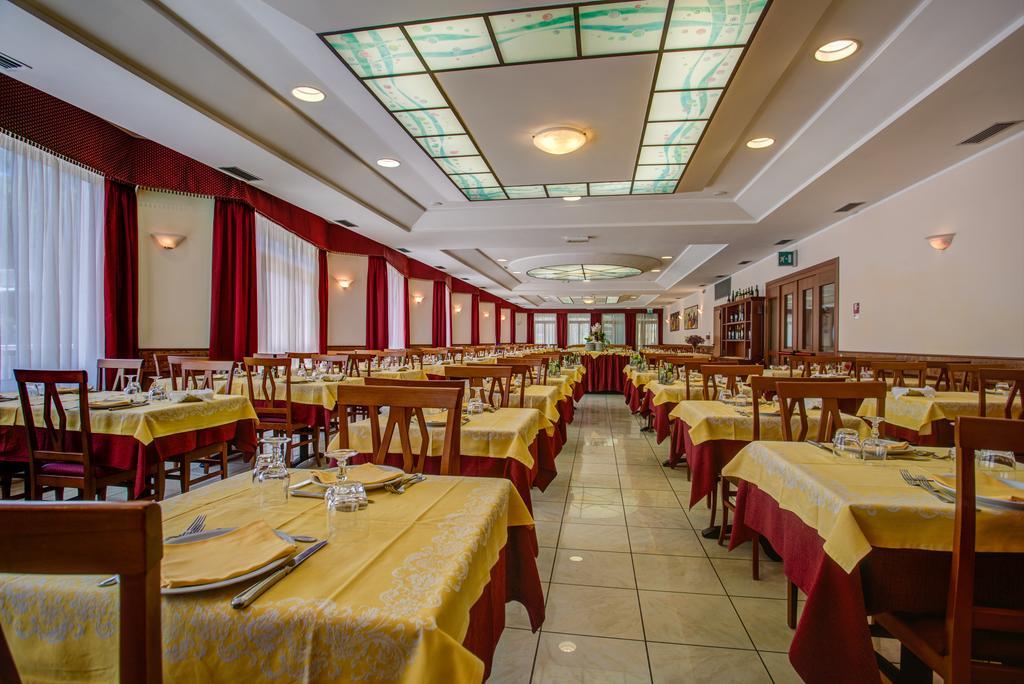 Hotel San Giorgio Milano Marittima Buitenkant foto