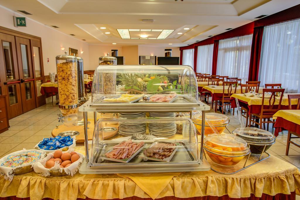 Hotel San Giorgio Milano Marittima Buitenkant foto