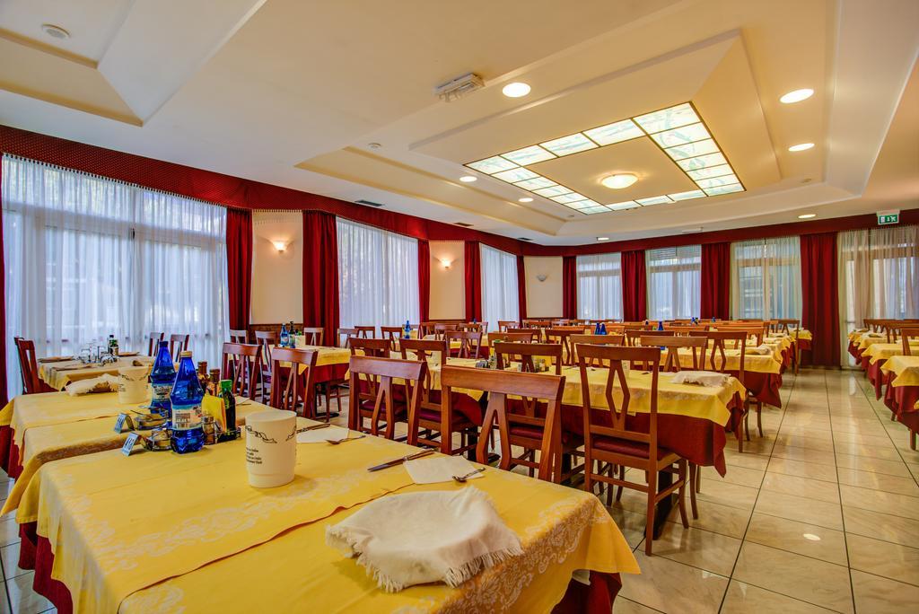 Hotel San Giorgio Milano Marittima Buitenkant foto