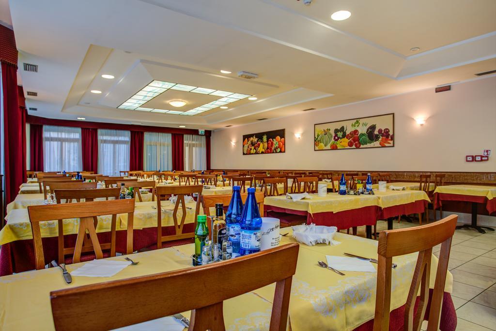 Hotel San Giorgio Milano Marittima Buitenkant foto